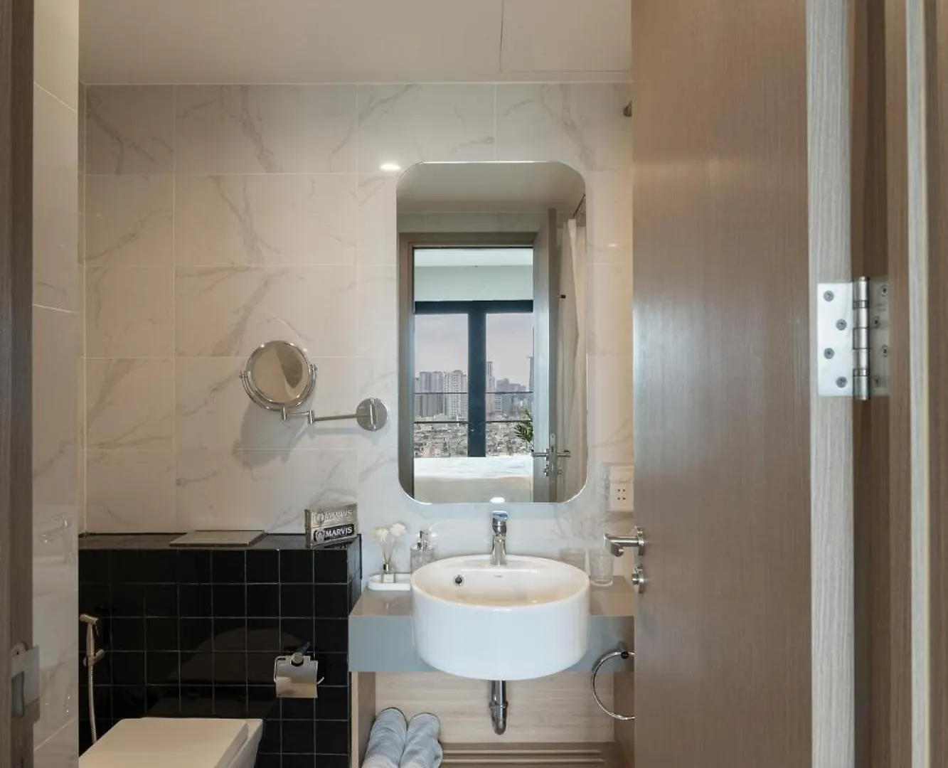 Elegant Zenity And D1Mension Condos In District 1 - Host By Thomas Ho Chi Minh City Apartment